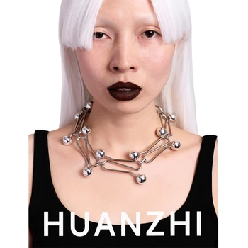 Персонализированное ожерелье HUANZHI в стиле хип-хоп, изогнутое металлическим шаром Ожерелье в стиле панк, Красивые футуристические украшения для женщин и мужчин, Новинка